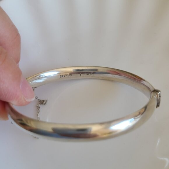 Vintage Sterling Silver Hand Engraved Hinged Bangle Bracelet BC Zinoff - Picture 4 of 6
